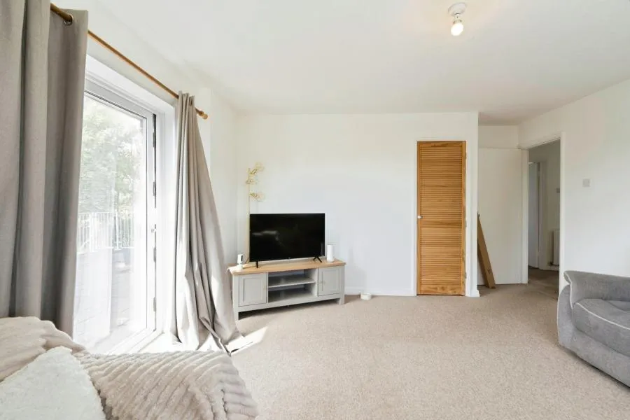 Batchmere Road, Batchmere, PO20, photo 4