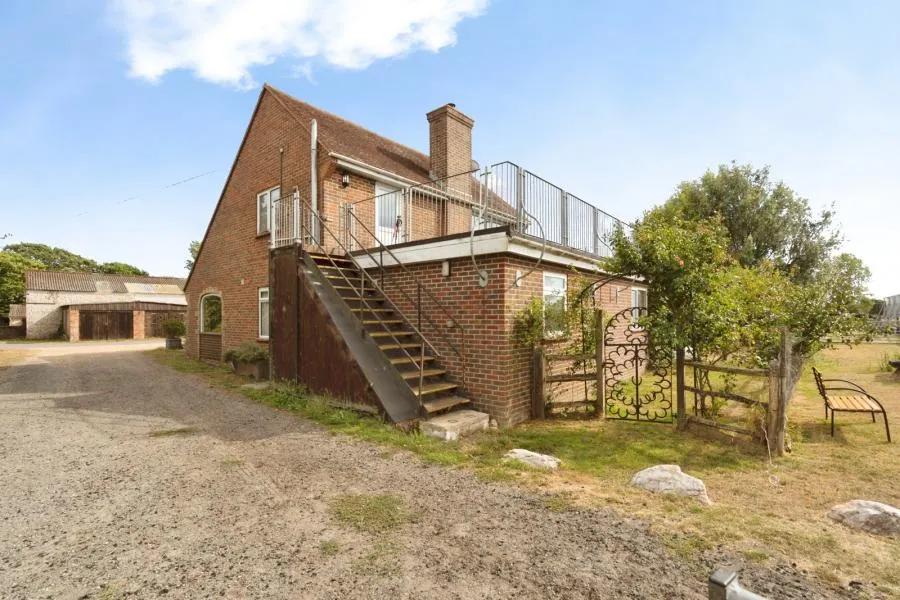 2 bed flat to rent, Batchmere Road, Batchmere, PO20