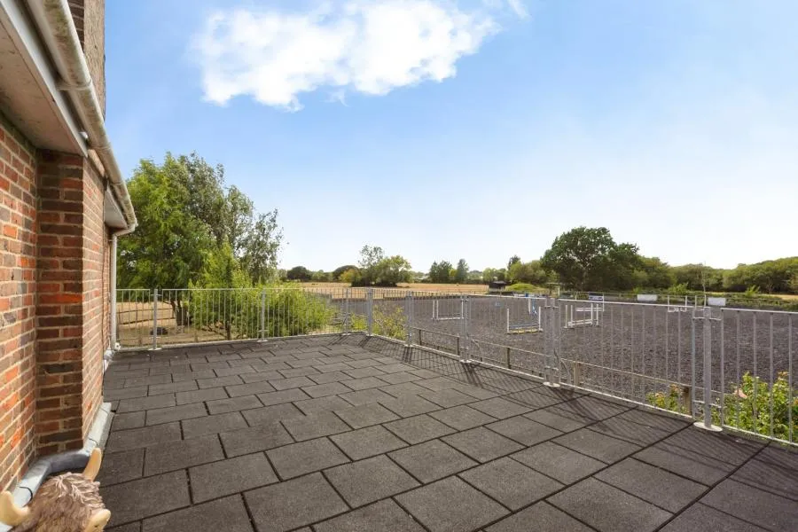 Batchmere Road, Batchmere, PO20, photo 13