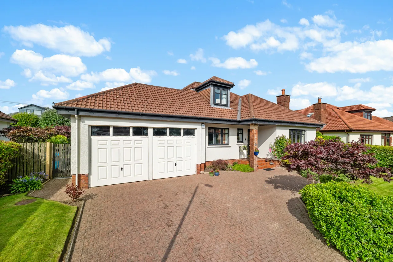 4 bed house for sale — Newton Grove, Newton Mearns