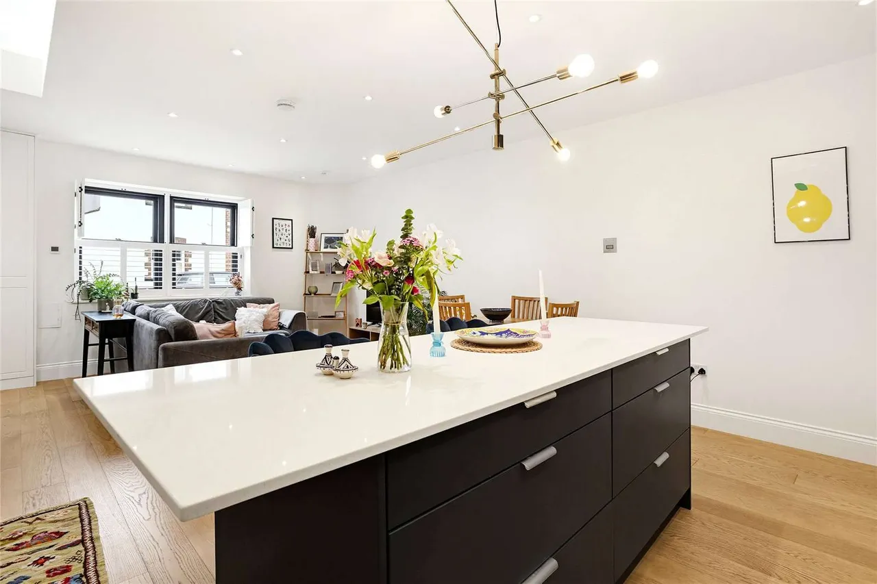 Ashbourne Grove, London, W4 2JH, photo 6
