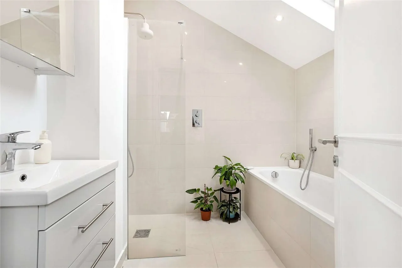 Ashbourne Grove, London, W4 2JH, photo 10
