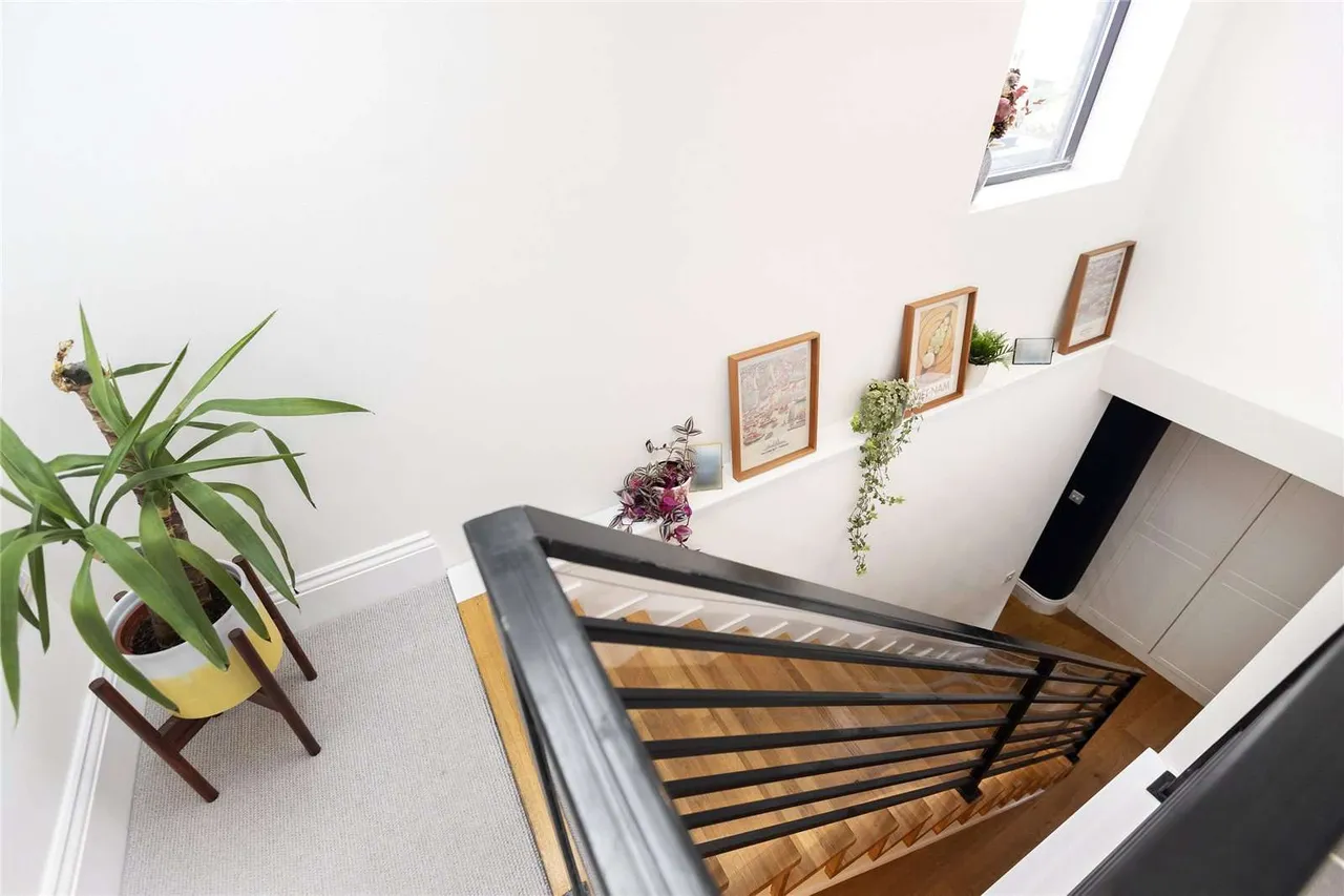 Ashbourne Grove, London, W4 2JH, photo 11