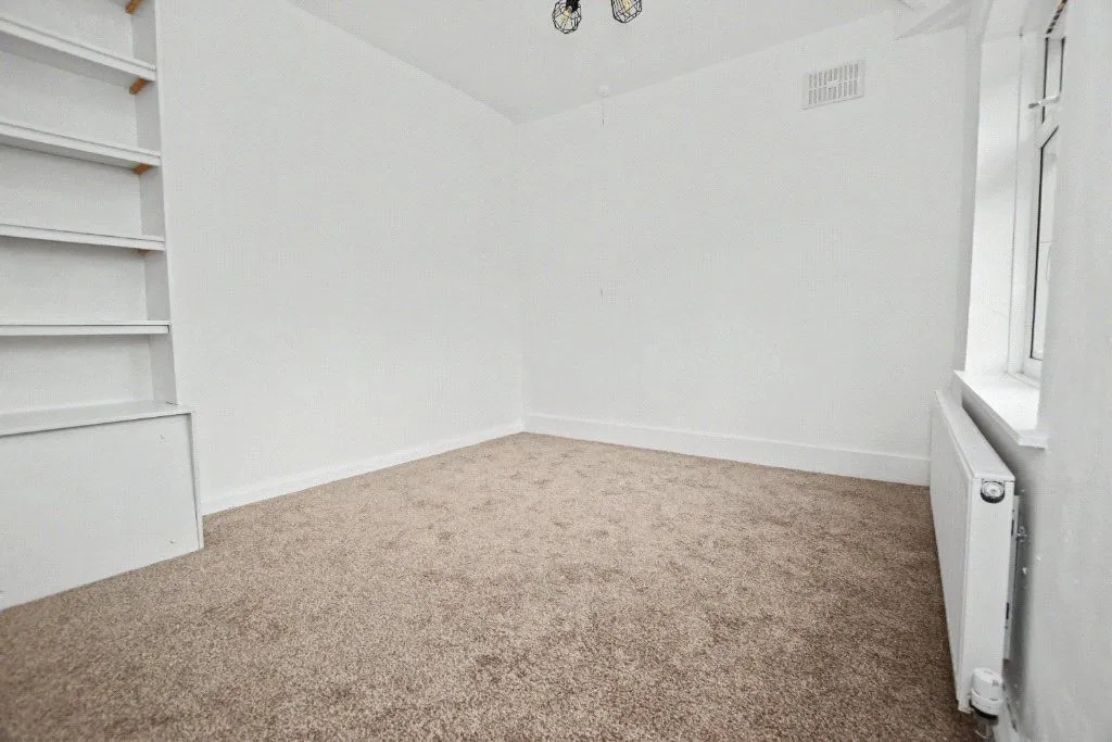 Marion Grove, Wakefield, WF2, photo 12
