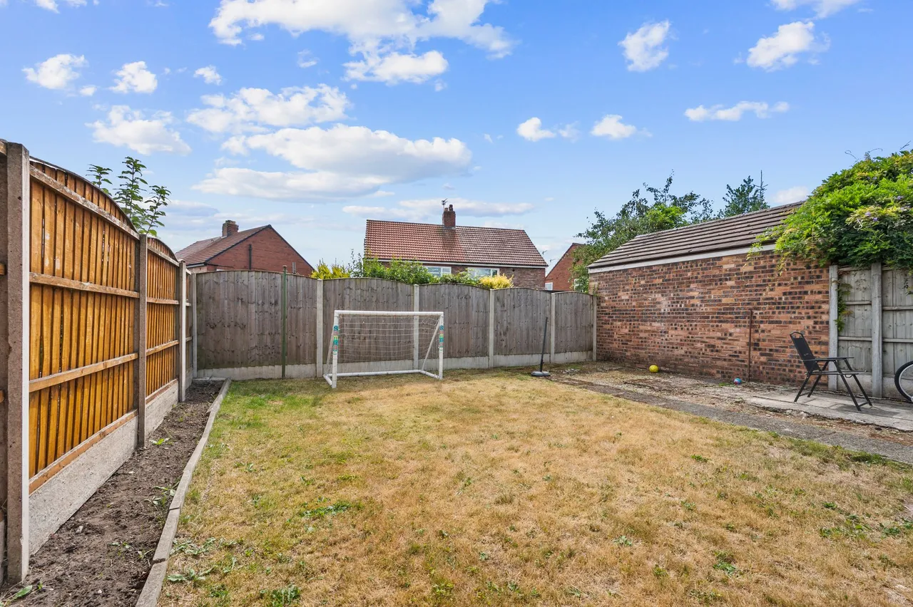 Hallows Avenue, Warrington, WA2 8EE, photo 30