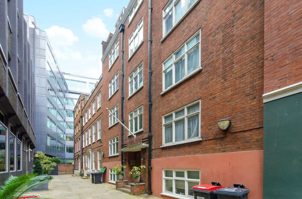 London, EC4A, photo 5