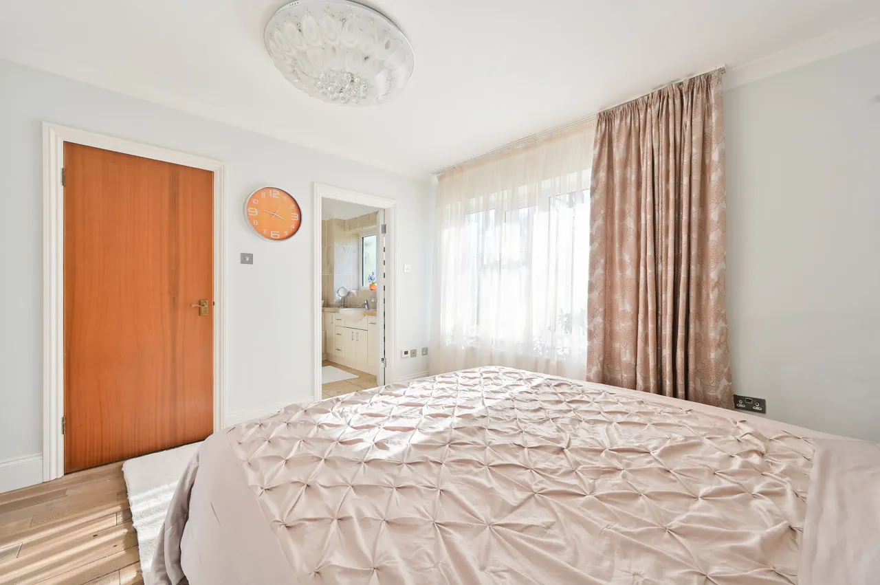 15 Bermuda House, Mount Park Road, Harrow, photo 10
