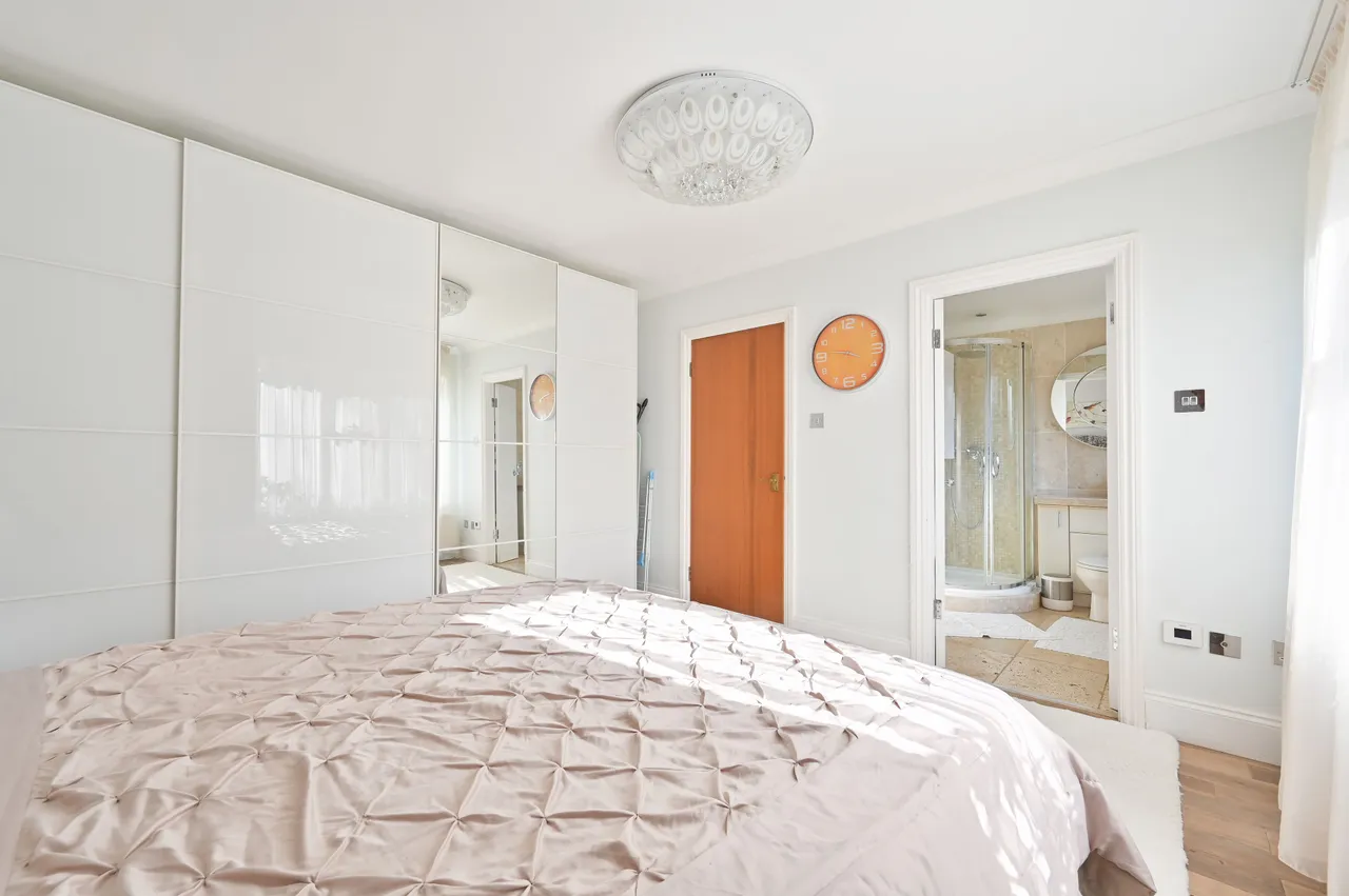 15 Bermuda House, Mount Park Road, Harrow, photo 11