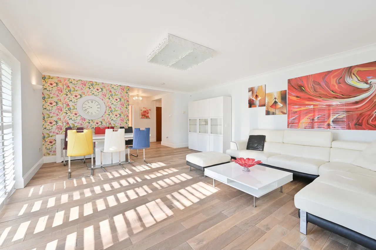 15 Bermuda House, Mount Park Road, Harrow, photo 4