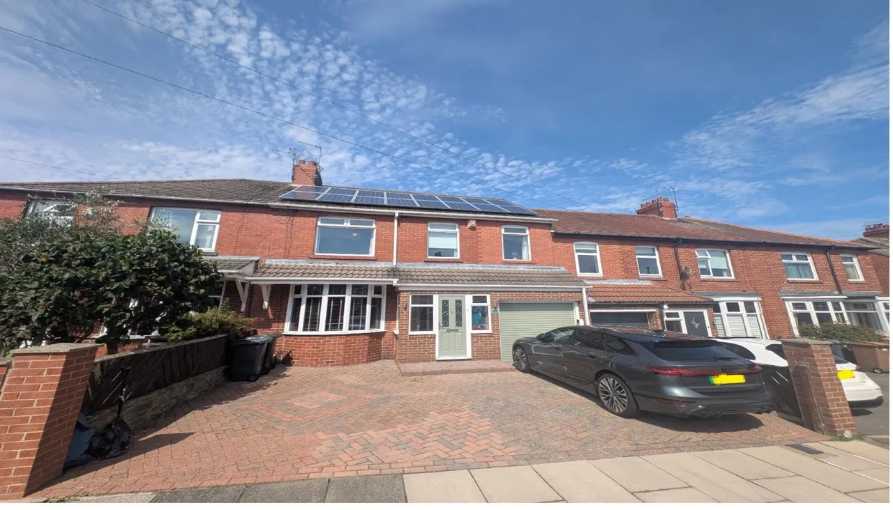 5 bed house for sale, Seatonville Crescent, Monkseaton, NE25