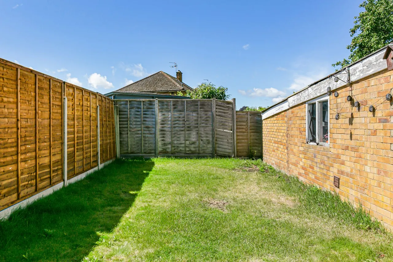 Wavendene Avenue, Egham, TW20, photo 21