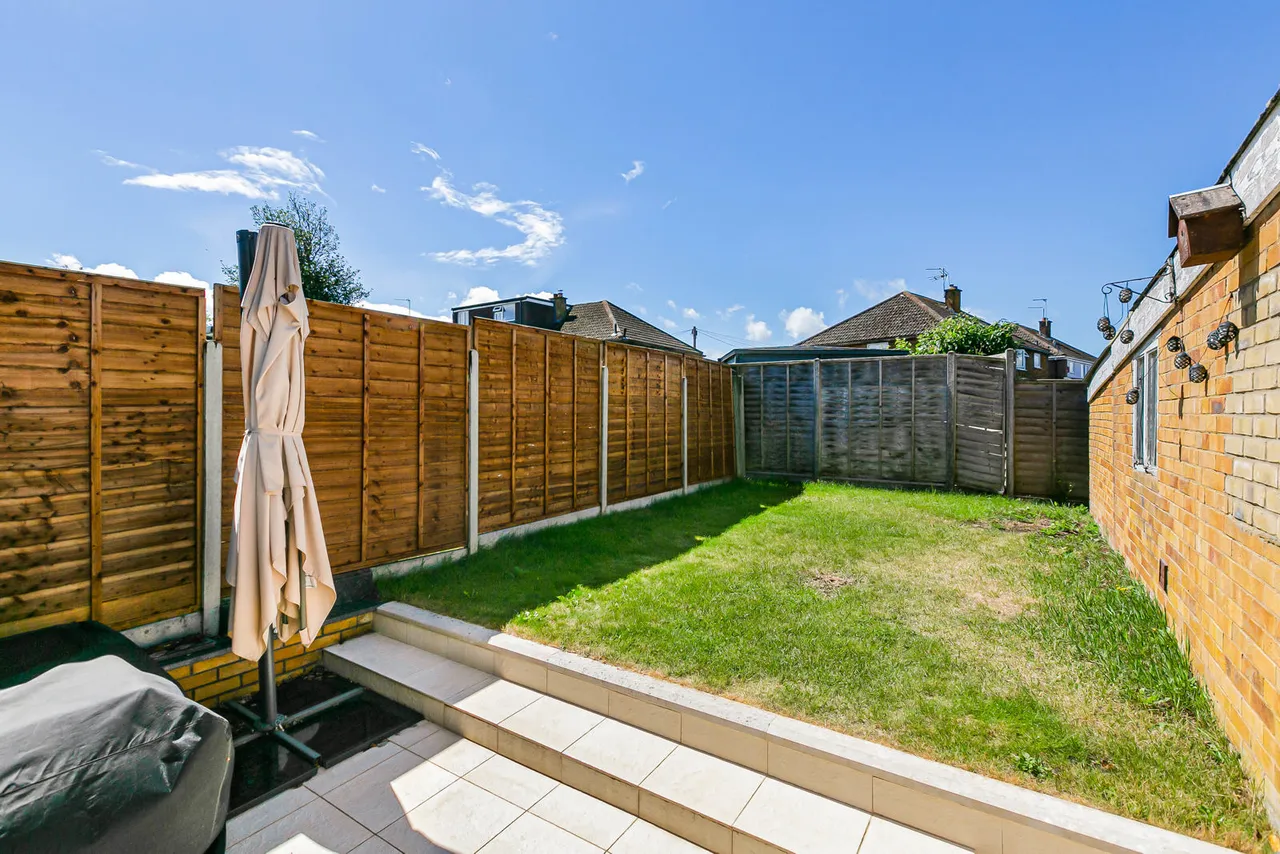 Wavendene Avenue, Egham, TW20, photo 8