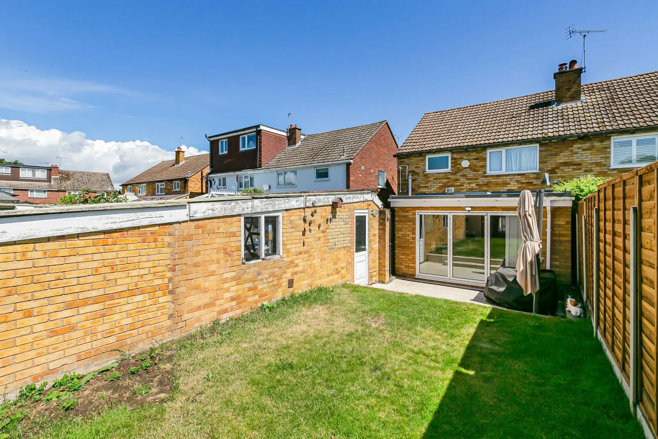 Wavendene Avenue, Egham, TW20, photo 9