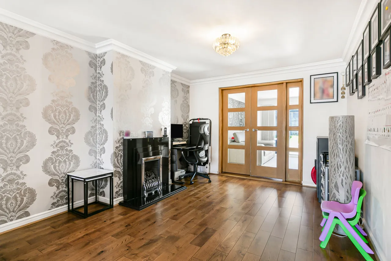 Wavendene Avenue, Egham, TW20, photo 12