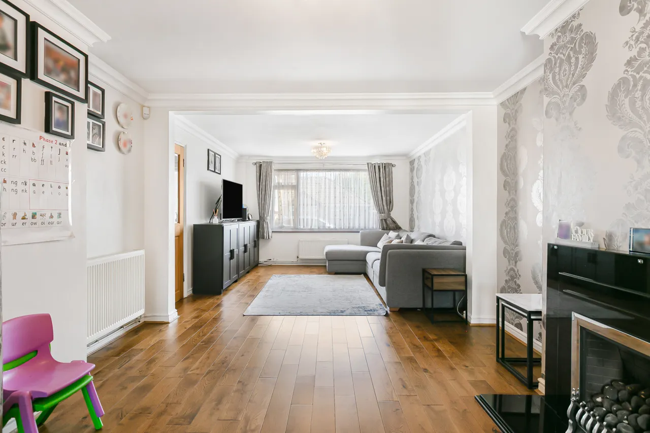 Wavendene Avenue, Egham, TW20, photo 11