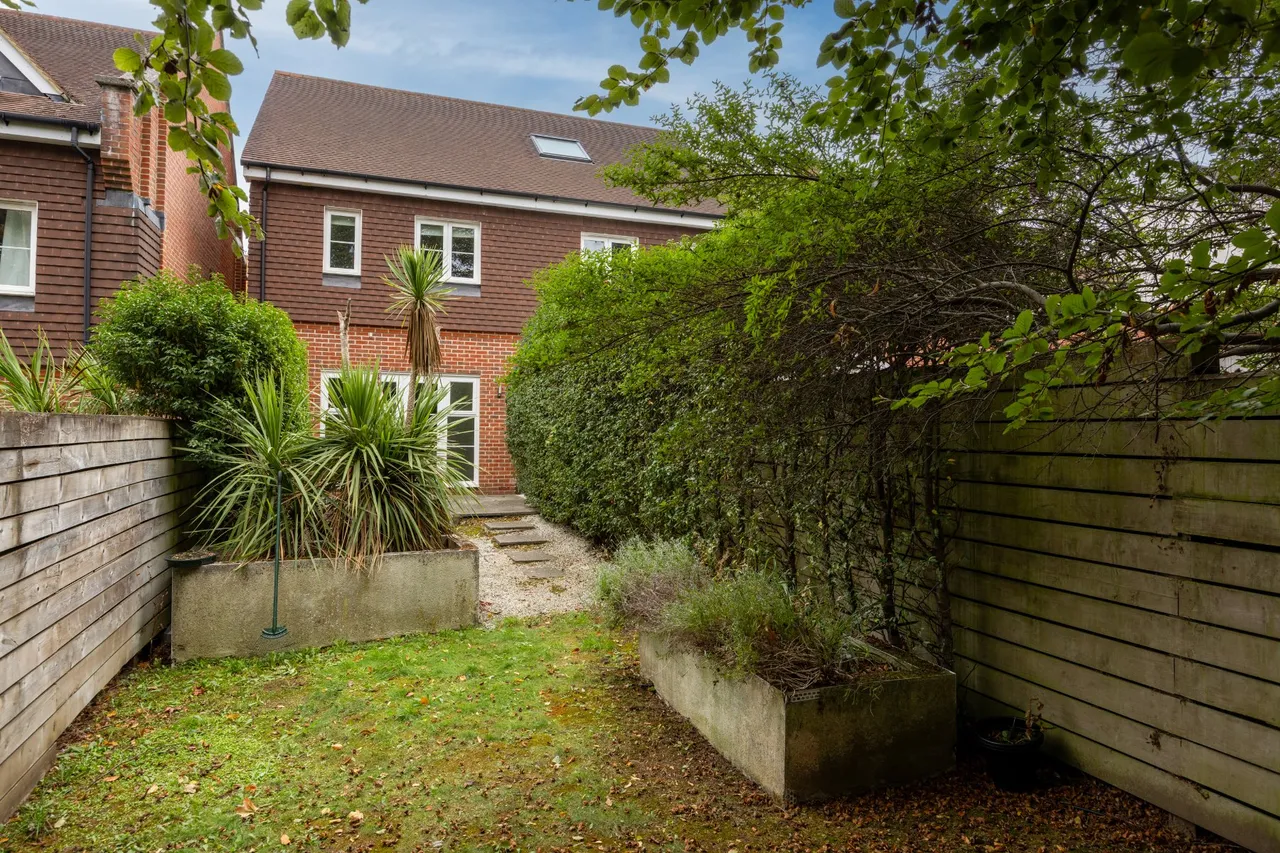 Uplands Road, Guildford, GU1, photo 28