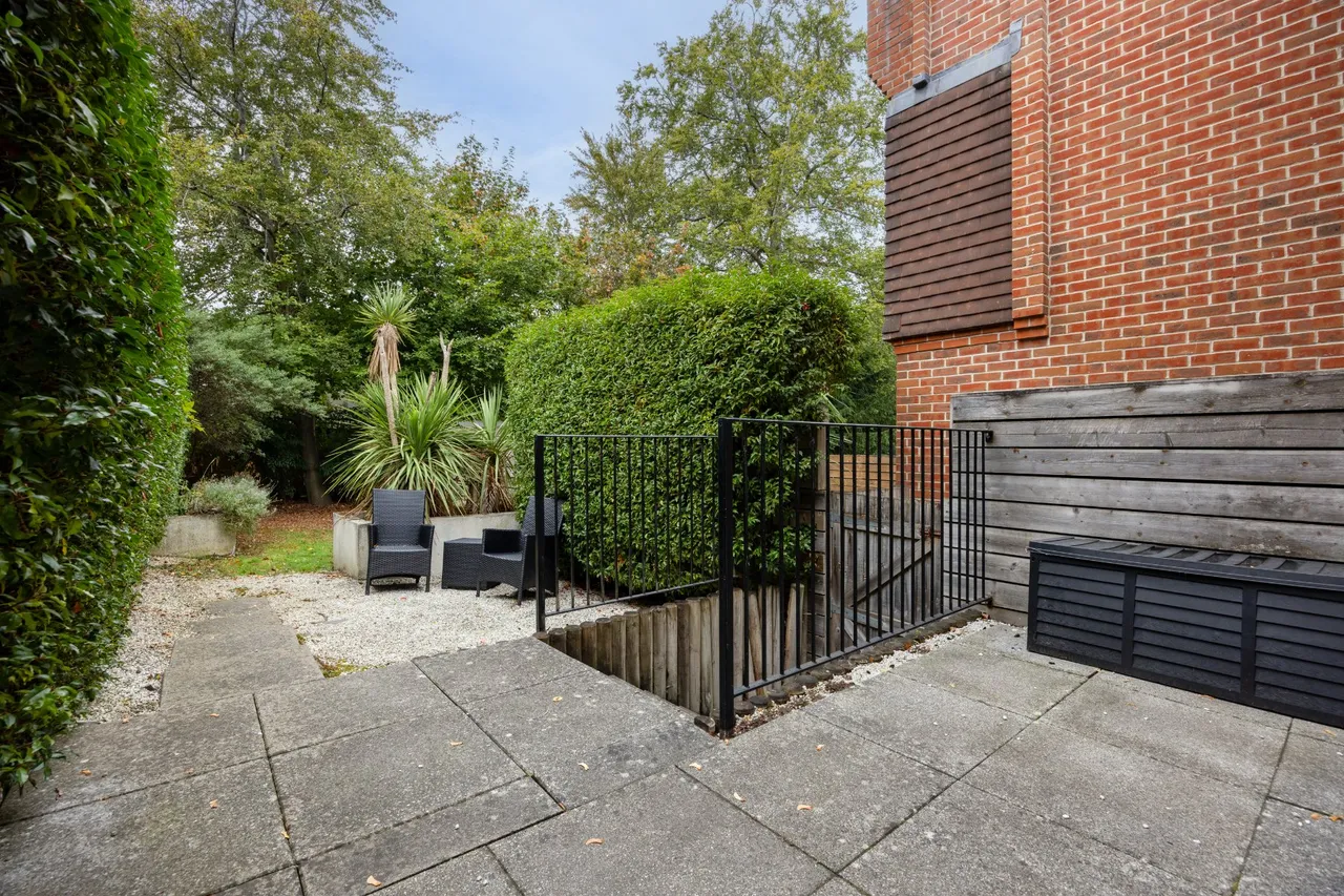 Uplands Road, Guildford, GU1, photo 24