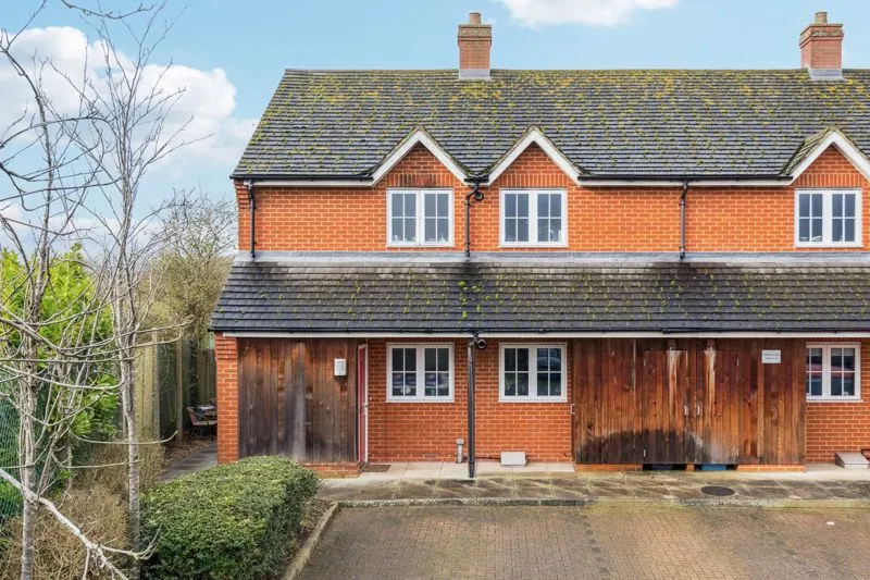 1 bed flat for sale — Arthur Close, Cookham SL6 9FE