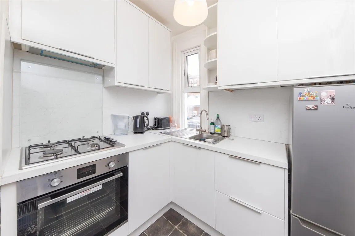 Barb Mews, W6, photo 3