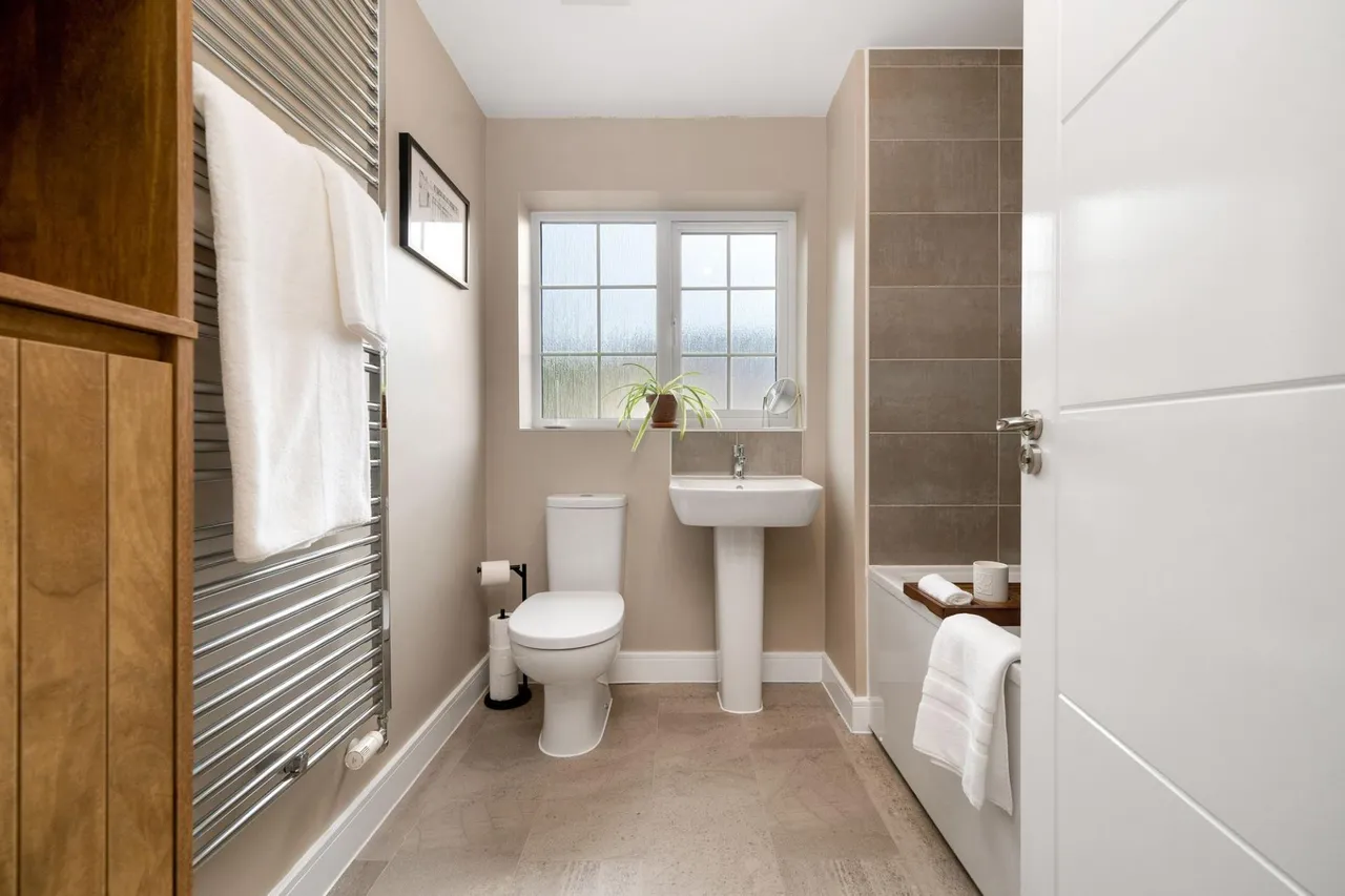 Sovereign Way, Stamford, PE9, photo 17
