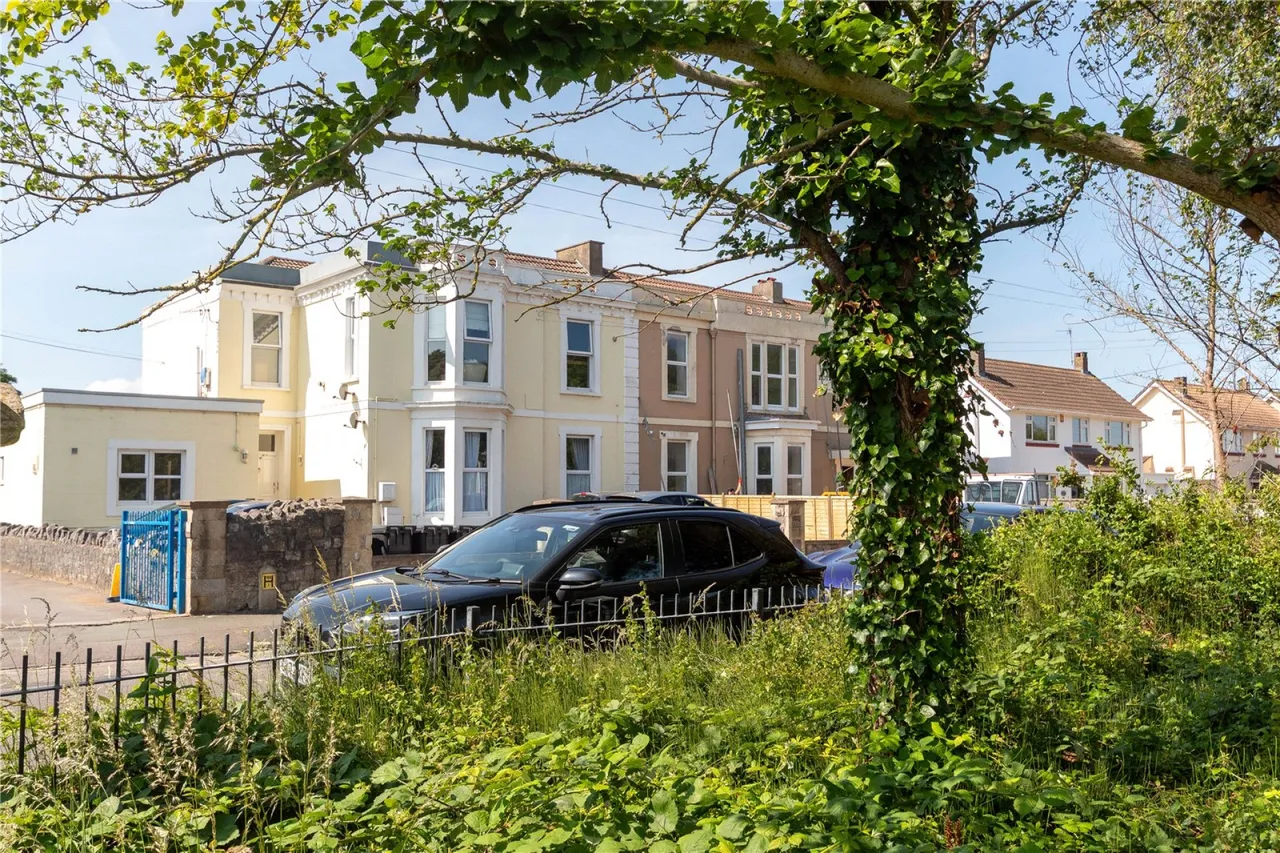 2 bed flat for sale, Ellenborough Park South, Weston-super-Mare, BS23