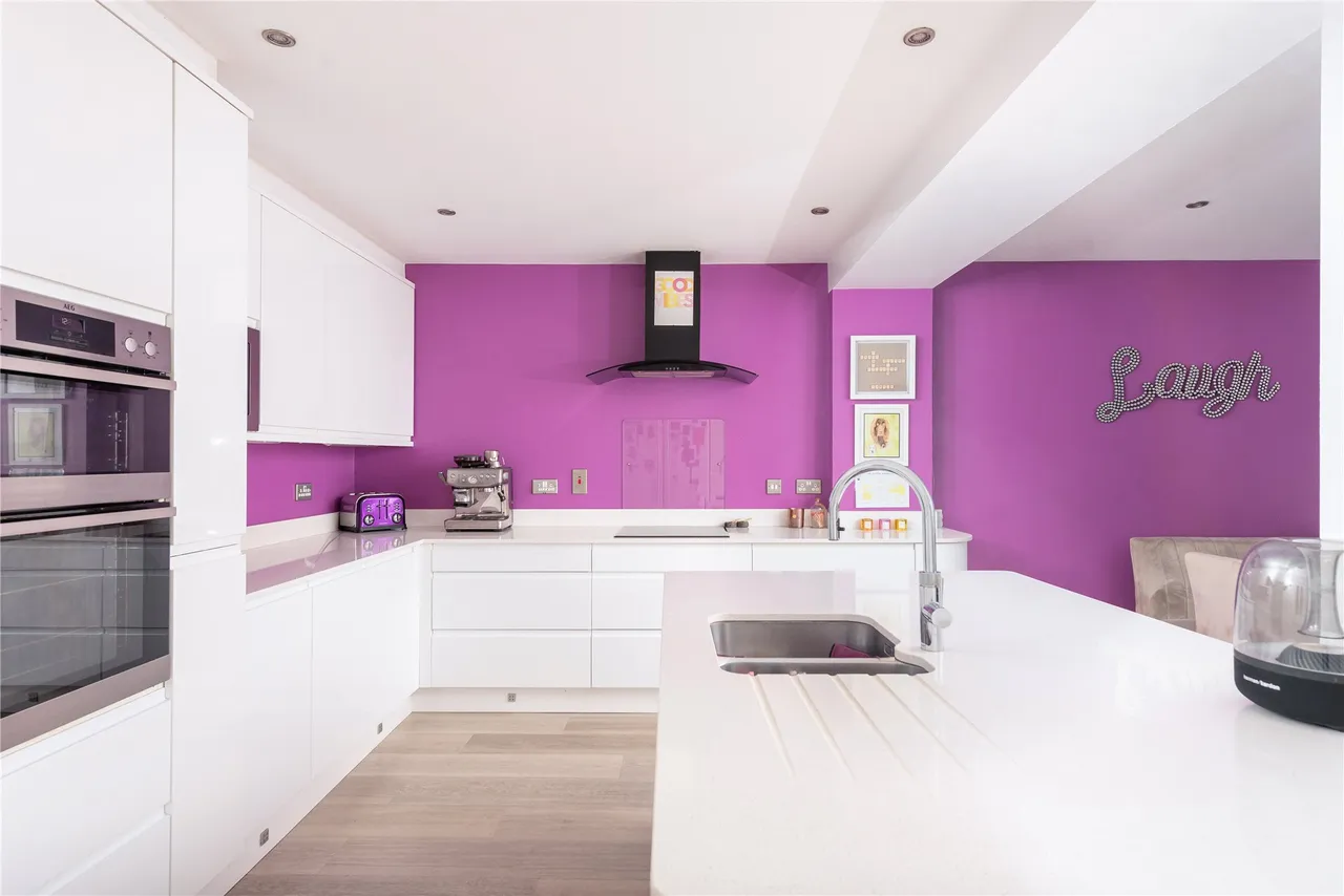 Theydon Avenue, Woburn Sands, MK17, photo 5