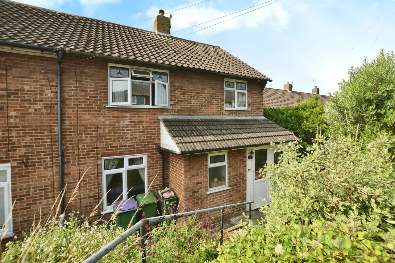 3 bed house for sale — George Gurr Crescent, Folkestone, Kent, CT19