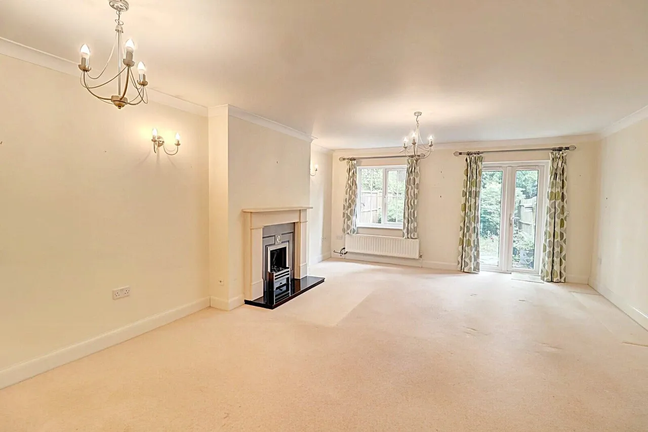 Lowlands Crescent, High Wycombe, HP15, photo 2