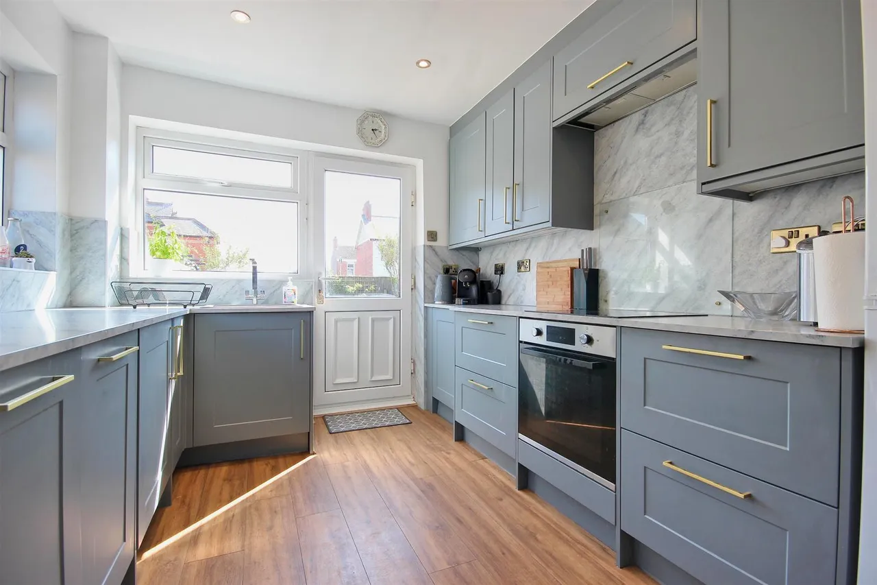 Carlton Avenue, Hornsea, photo 6