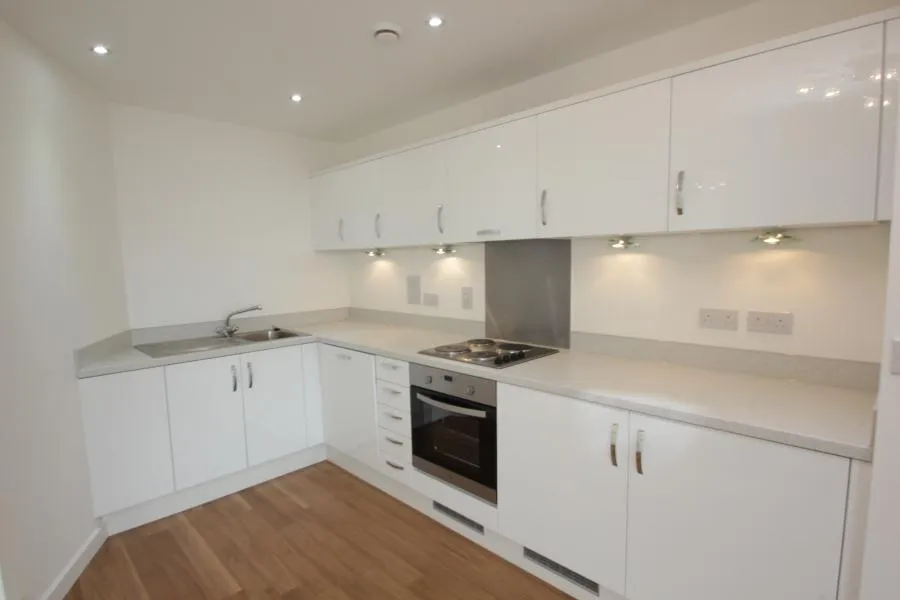 Guildford Road, Woking, GU22, photo 3