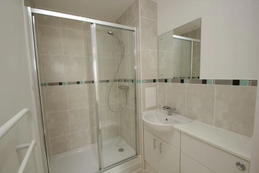 Guildford Road, Woking, GU22, photo 5