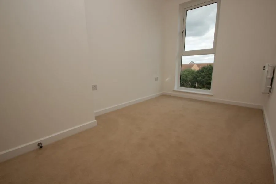Guildford Road, Woking, GU22, photo 6