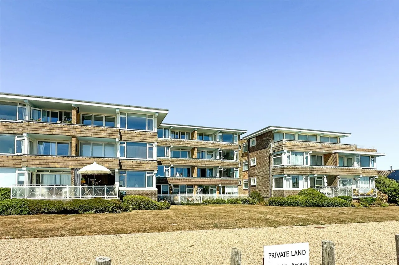 2 bed property for sale, Dolphin Way, Rustington, BN16