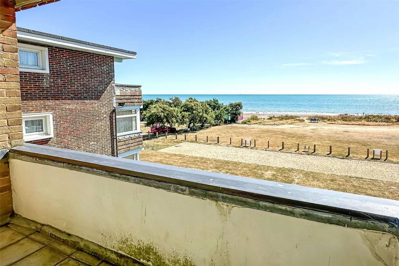 Dolphin Way, Rustington, BN16, photo 2