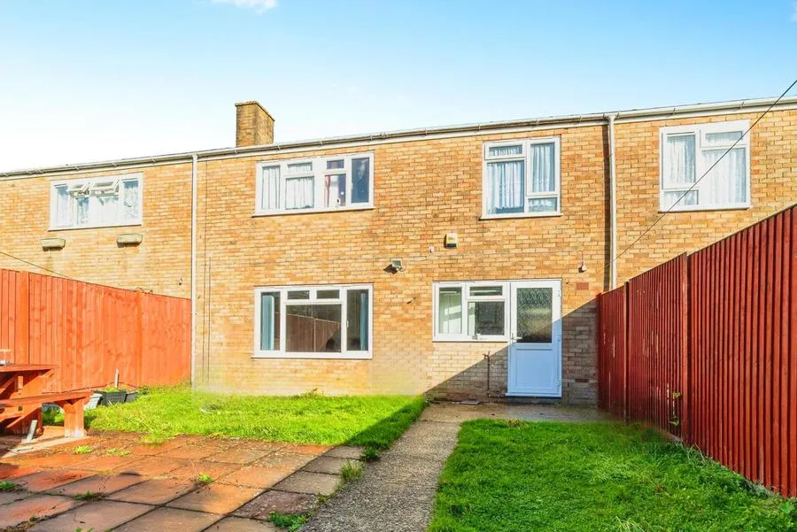 3 bed house to rent, Sycamore Way, Basingstoke, RG23