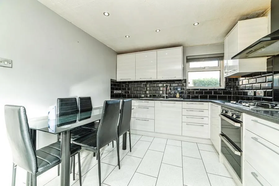 Sycamore Way, Basingstoke, RG23, photo 6