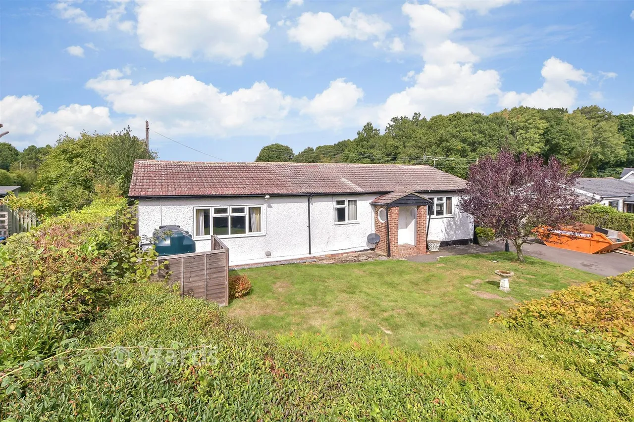 3 bed house for sale, Biddenden, Ashford, TN27