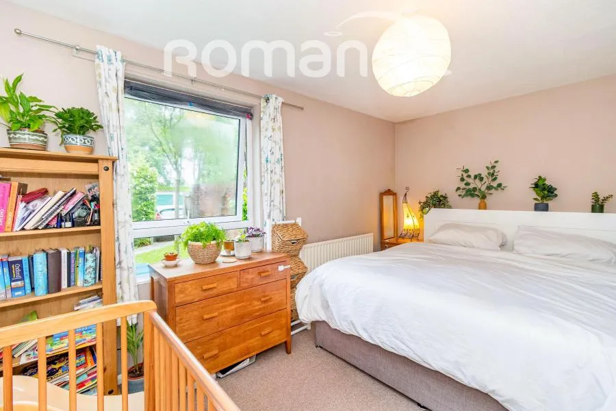 Elder Close, Winchester, SO22, photo 8