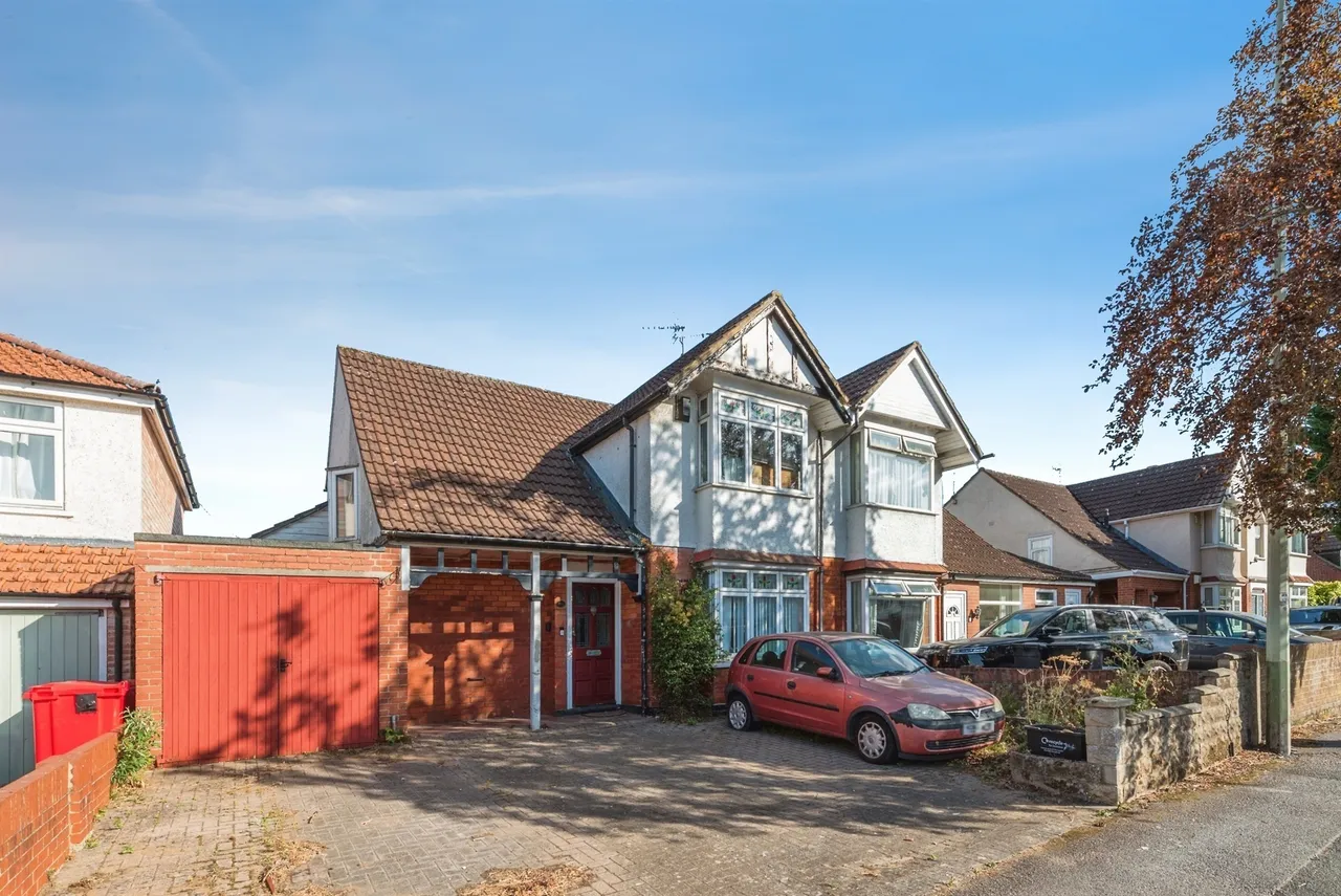 3 bed house for sale — Drove Road, Swindon