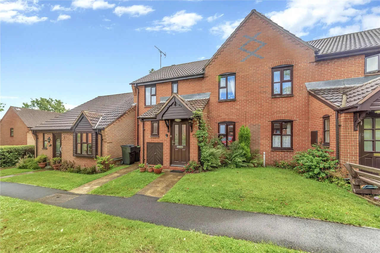 2 bed flat for sale — Willow Tree Drive, Barnt Green, Birmingham, Worcestershire, B45 8PB
