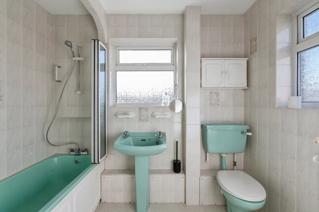 Raphael Drive, Shoeburyness, Southend-on-Sea, Essex, SS3, photo 14