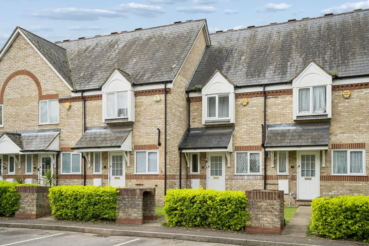 2 bed house for sale — Norbury Avenue, Watford, Watford, WD24 4PL