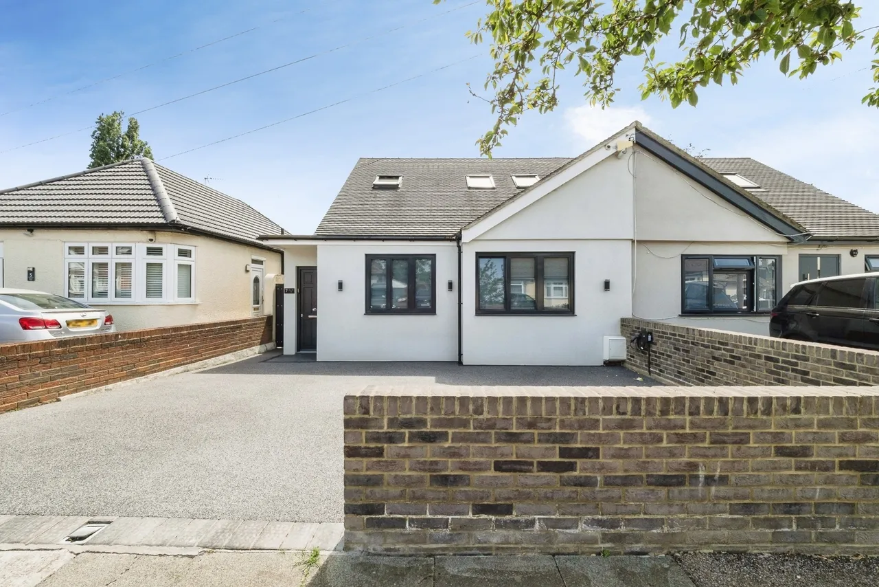 Barton Road, Hornchurch, Essex, RM12, photo 36