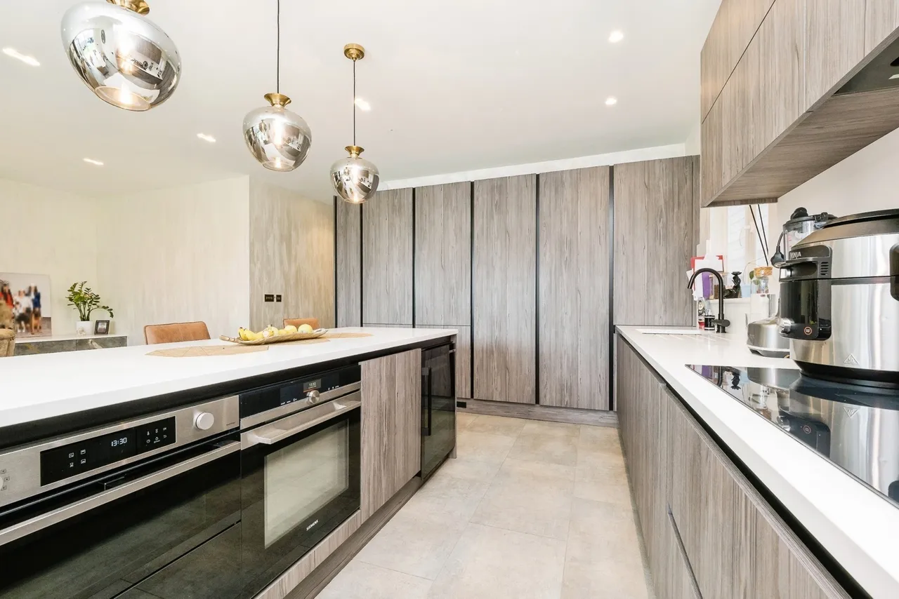 Barton Road, Hornchurch, Essex, RM12, photo 7