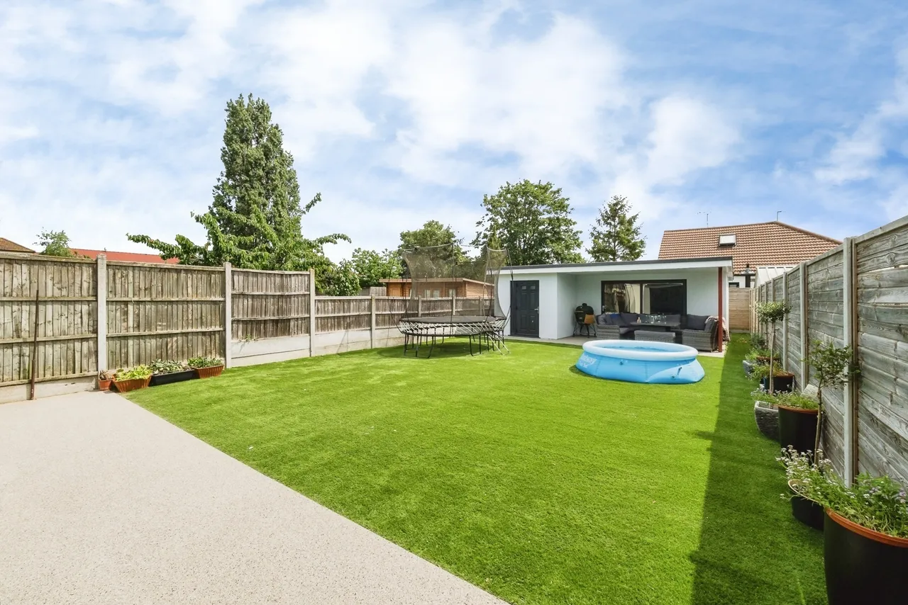 Barton Road, Hornchurch, Essex, RM12, photo 34