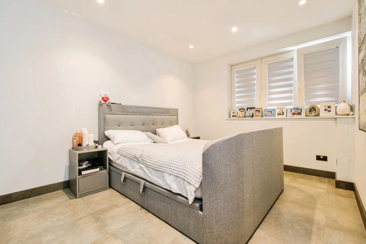 Barton Road, Hornchurch, Essex, RM12, photo 12