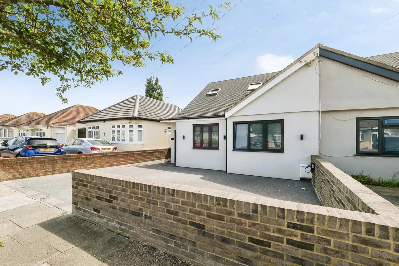 Barton Road, Hornchurch, Essex, RM12, photo 35