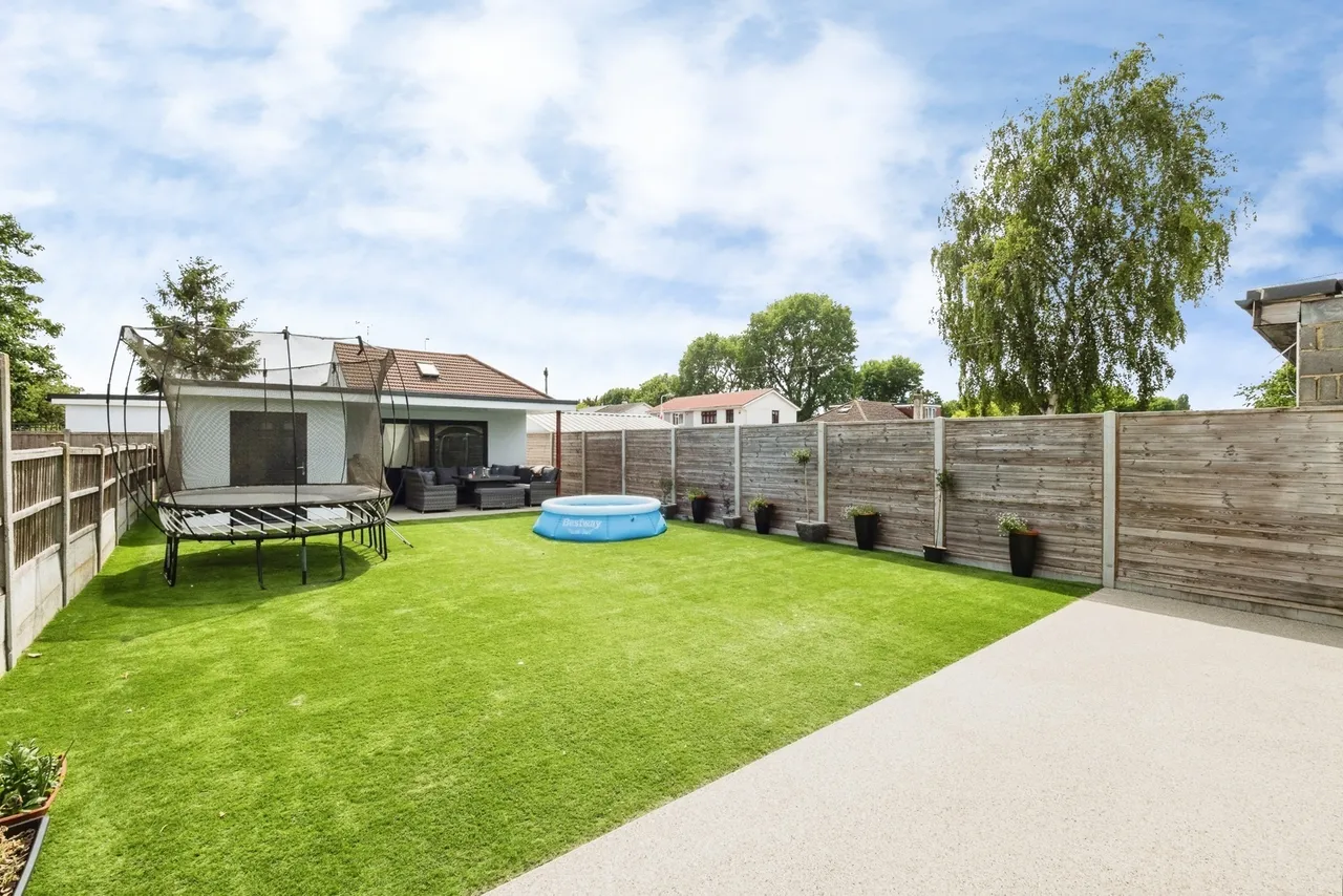Barton Road, Hornchurch, Essex, RM12, photo 31