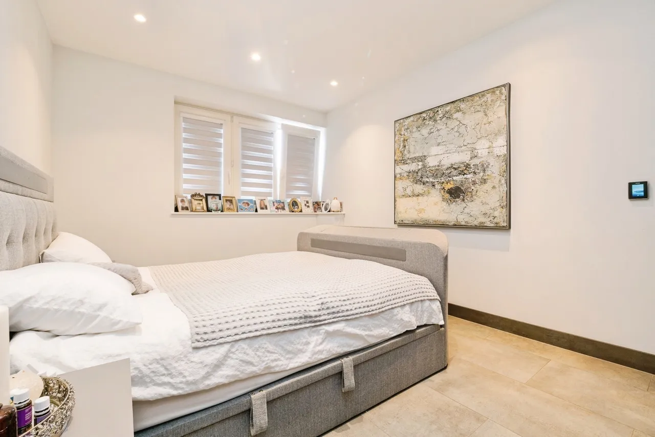 Barton Road, Hornchurch, Essex, RM12, photo 13