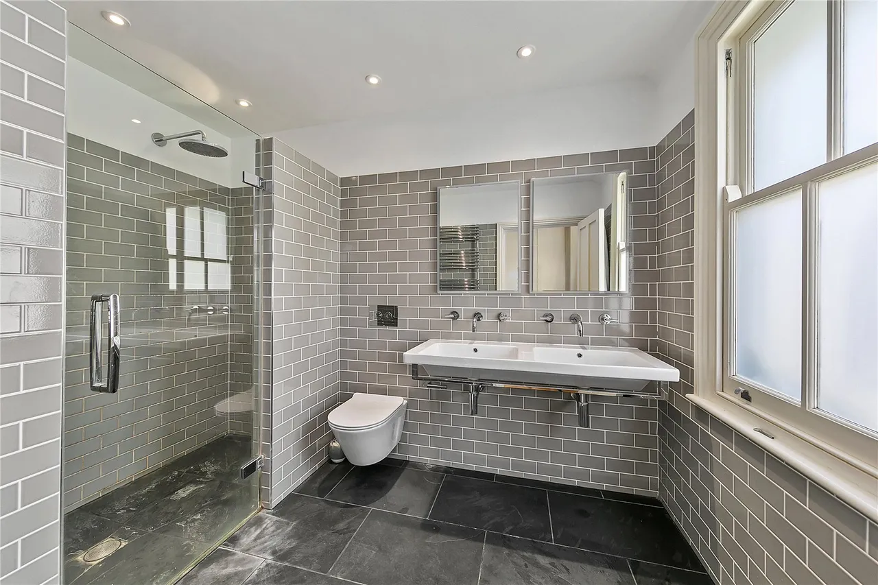 Claremont Road, St Margarets, TW1, photo 12
